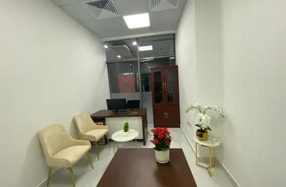 Office Space - Studio - 1 Bathroom for rent in Red Avenue - Al Garhoud - Dubai