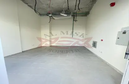 Empty Room image for: Shop - Studio for rent in Rolla Area - Sharjah, Image 1
