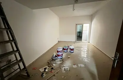 شقة - غرفة نوم - 1 حمام للايجار في شارع التعاون الجديد - التعاون - الشارقة