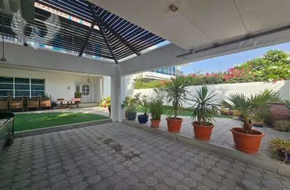 Villa - 4 Bedrooms - 4 Bathrooms for rent in Umm Suqeim 1 Villas - Umm Suqeim 1 - Umm Suqeim - Dubai