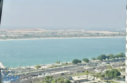 Apartment - 4 Bedrooms - 5 Bathrooms for rent in Corniche Plaza - Corniche Road - Abu Dhabi