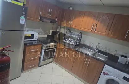 شقة - 1 حمام للايجار في مساكن كورنيش عجمان - طريق كورنيش عجمان - عجمان