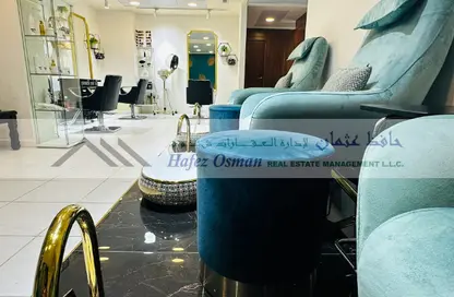مركز أعمال - استوديو - 2 حمامات للبيع في شارع الكورنيش - أبوظبي