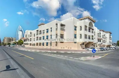 Apartment - 2 Bedrooms for rent in Amber Residency - Umm Suqeim - Dubai