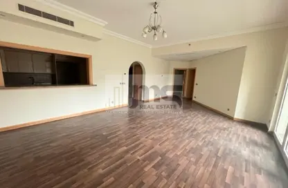 Apartment - 2 Bedrooms - 3 Bathrooms for rent in Al Khushkar - Shoreline Apartments - Palm Jumeirah - Dubai