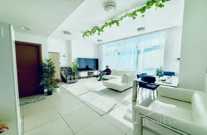 Apartment - 3 Bedrooms - 3 Bathrooms for sale in Marina Pinnacle - Dubai Marina - Dubai