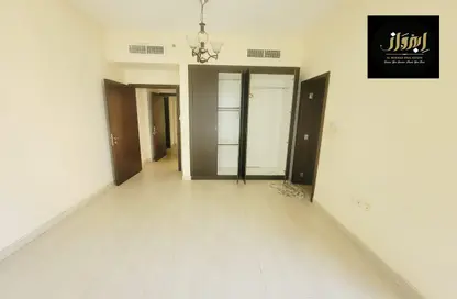 شقة - 2 غرف نوم - 3 حمامات للايجار في تجارية مويلح - الشارقة