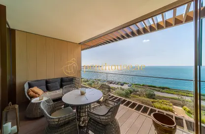 Balcony image for: Apartment - 2 Bedrooms - 3 Bathrooms for rent in Bulgari Resort  and  Residences - Jumeirah Bay Island - Jumeirah - Dubai, Image 1