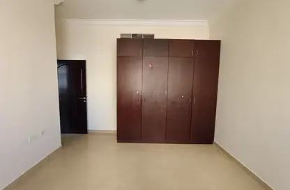 Apartment - 2 Bedrooms - 2 Bathrooms for rent in Sharjah 555 Tower - Al Khan Corniche - Al Khan - Sharjah