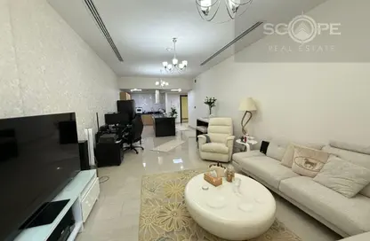 شقة - غرفة نوم - 2 حمامات للايجار في منزل شيرلوك 2 - منزل شيرلوك - مدينة السيارات - دبي