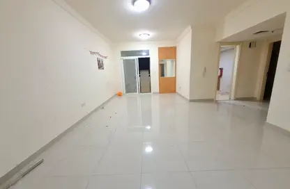 شقة - غرفة نوم - 2 حمامات للايجار في مبنى مويلح - مويلح - الشارقة