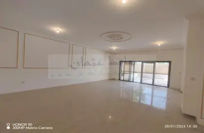 Empty Room image for: Villa - 5 Bedrooms - 6 Bathrooms for rent in Mina Road - Tourist Club Area - Abu Dhabi, Image 1