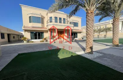 Villa - 5 Bedrooms - 6 Bathrooms for rent in Umm Suqeim 1 - Umm Suqeim - Dubai