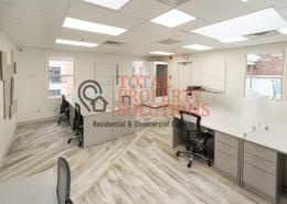 Co-working space - 3 bathrooms for rent in Abu Dhabi Plaza Tower - Al Najda Street - Abu Dhabi