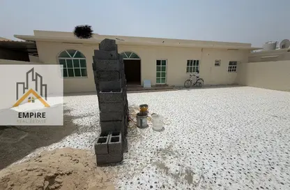 فيلا - 5 غرف نوم - 5 حمامات للايجار في الجزّات - ضاحية الرقة - الشارقة