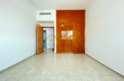 Apartment - 3 Bedrooms - 2 Bathrooms for rent in Umm E Hurair Building - Al Karama - Dubai