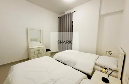 عمارة بالكامل - 2 غرف نوم - 3 حمامات للبيع في مساكن كورنيش عجمان - طريق كورنيش عجمان - عجمان