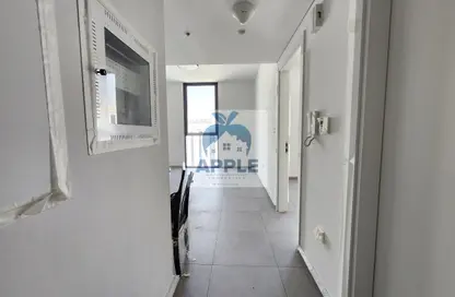 شقة - غرفة نوم - 2 حمامات للايجار في ذا لينك - إيست فييليدج - الجادة - الشارقة