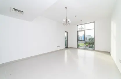 شقة - 3 غرف نوم - 3 حمامات للايجار في الرفاعة - بر دبي - دبي