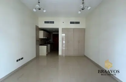 Apartment - Studio - 1 Bathroom for rent in Uniestate Millennium Tower - Dubai Silicon Oasis - Dubai