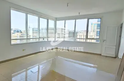 Apartment - 3 Bedrooms - 4 Bathrooms for rent in Tourist Club Area - Abu Dhabi
