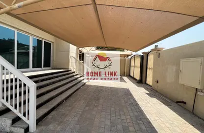 Villa - 4 Bedrooms - 6 Bathrooms for rent in Al Falaj - Al Riqqa - Sharjah