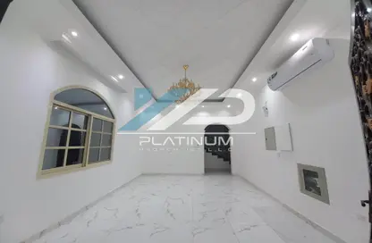 Empty Room image for: Villa - 5 Bedrooms - 7 Bathrooms for rent in Al Mowaihat 3 - Al Mowaihat - Ajman, Image 1