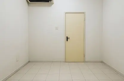 Apartment - Studio - 1 Bathroom for rent in Fire Station Road - Muwaileh - Sharjah