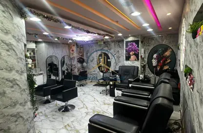 Shop - Studio - 1 Bathroom for rent in Al Kifaf Apartments - Al Karama - Dubai