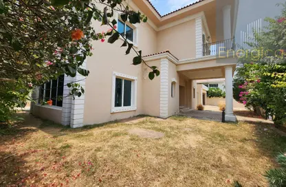 Villa - 5 Bedrooms - 6 Bathrooms for rent in Jumeirah 3 Villas - Jumeirah 3 - Jumeirah - Dubai