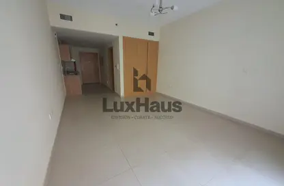 شقة - 1 حمام للايجار في ماي رزدنس - قرية الجميرا سركل - دبي