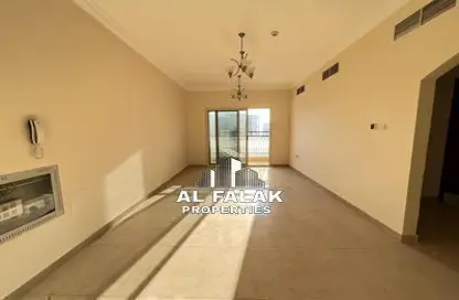 شقة - 3 غرف نوم - 3 حمامات للايجار في شارع التعاون - التعاون - الشارقة