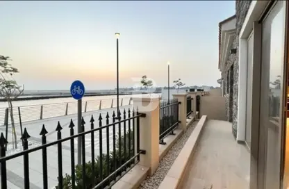 Villa - 4 Bedrooms - 5 Bathrooms for rent in Luluat Al Raha - Al Raha Beach - Abu Dhabi