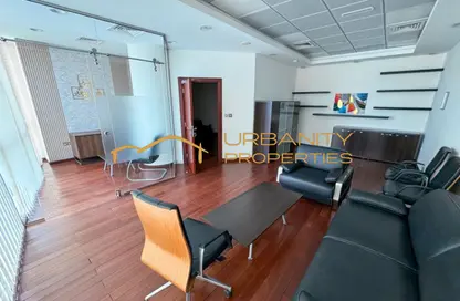 مكتب - استوديو للايجار في B2B  برج - الخليج التجاري - دبي