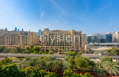 Apartment - 3 Bedrooms - 3 Bathrooms for rent in Al Tamr - Shoreline Apartments - Palm Jumeirah - Dubai