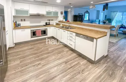 Apartment - 2 Bedrooms - 3 Bathrooms for sale in Marina Residences 5 - Marina Residences - Palm Jumeirah - Dubai