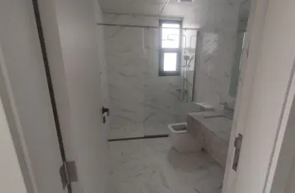 شقة - غرفة نوم - 2 حمامات للايجار في مجمع مويلح - تجارية مويلح - الشارقة شقة - غرفة نوم - 2 حمامات للايجار في مجمع مويلح - تجارية مويلح - الشارقة