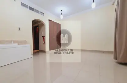 Apartment - 1 Bathroom for rent in Rawdhat Abu Dhabi - Abu Dhabi