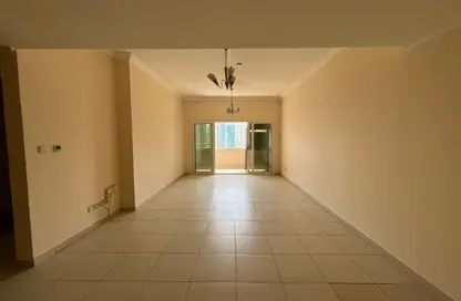 Apartment - 2 Bedrooms - 3 Bathrooms for rent in Al Khan Corniche - Al Khan - Sharjah