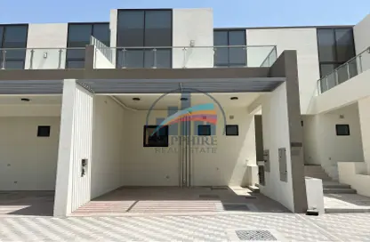 صورة لـ مبنى خارجي فيلا - 4 غرف نوم - 5 حمامات للايجار في سينسز - المنطقة 11 - مدينة الشيخ محمد بن راشد - دبي ، صورة رقم 1