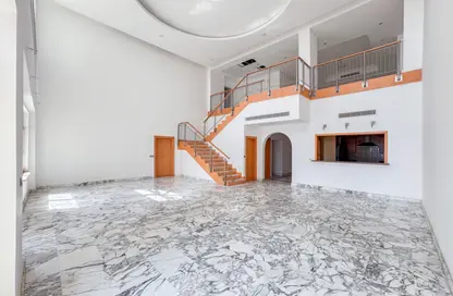 Apartment - 4 Bedrooms - 5 Bathrooms for rent in Al Tamr - Shoreline Apartments - Palm Jumeirah - Dubai
