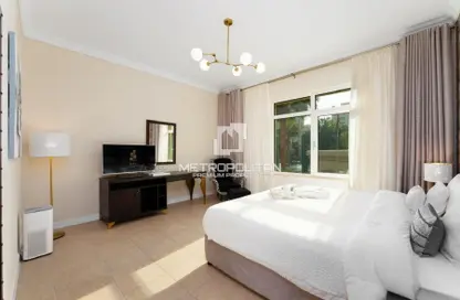 Apartment - 2 Bedrooms - 3 Bathrooms for rent in Al Nabat - Shoreline Apartments - Palm Jumeirah - Dubai
