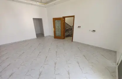 صورة لـ غرفة فارغة فيلا - 3 غرف نوم - 4 حمامات للايجار في 1 الياسمين - الياسمين - عجمان ، صورة رقم 1