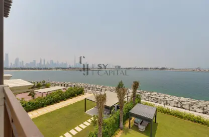 Villa - 5 Bedrooms - 6 Bathrooms for rent in Sur La Mer - La Mer - Jumeirah - Dubai