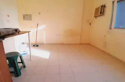 Apartment - Studio - 1 Bathroom for rent in Al Butina B - Al Butina - Sharjah