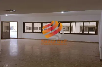 Apartment - 3 Bedrooms - 4 Bathrooms for rent in Khalifa Residential Complex B - Tourist Club Area - Abu Dhabi