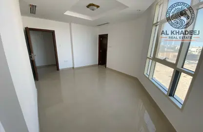 Apartment - 3 Bedrooms - 3 Bathrooms for rent in Al Jurf 2 - Al Jurf - Ajman Downtown - Ajman