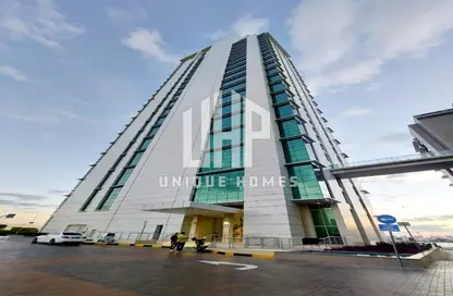 Apartment - 1 Bedroom - 2 Bathrooms for rent in RAK Tower - Marina Square - Al Reem Island - Abu Dhabi