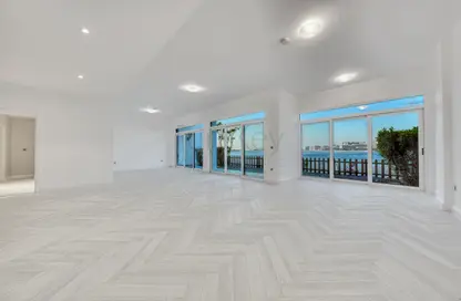 Villa - 5 Bedrooms - 6 Bathrooms for rent in Palma Residences - Palm Jumeirah - Dubai