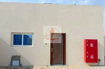 أرض - استوديو للايجار في مدينة الإمارات الصناعية - الشارقة أرض - استوديو للايجار في مدينة الإمارات الصناعية - الشارقة